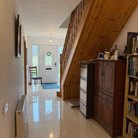 Проживание в семье #1 - Family Or Triple In Ballinamore, Leitrim