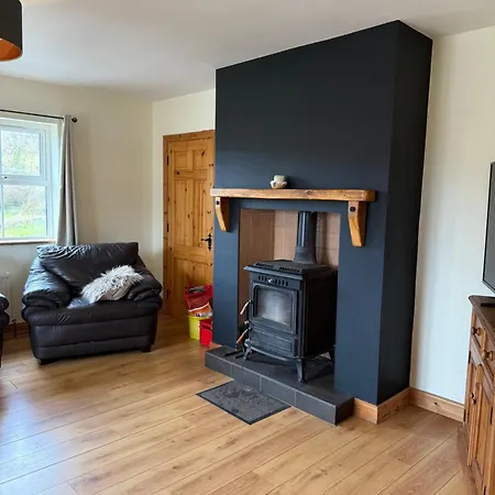 Проживание в семье #1 - Family Or Triple In Ballinamore, Leitrim