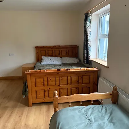 Проживание в семье #1 - Family Or Triple In Ballinamore, Leitrim